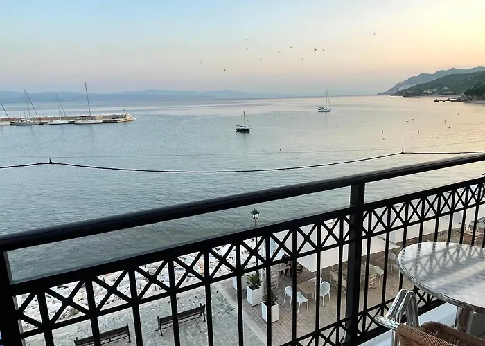 Delfinia Πλατανιάς