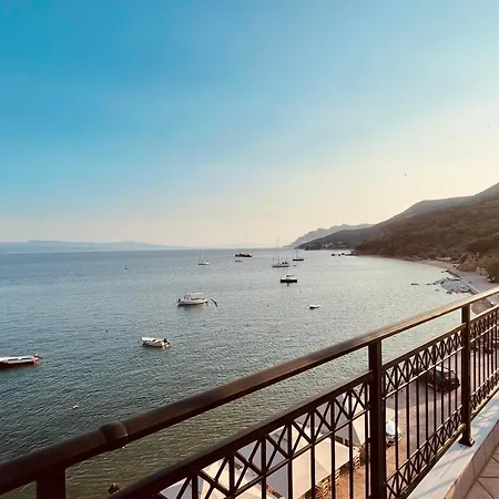 Delfinia 아파트 *