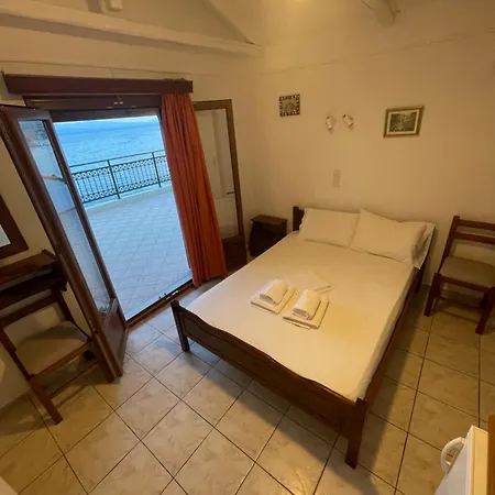 Delfinia * プラタニアス